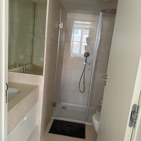 Magnifico Com Wc Privativo Augusta Street * Lisbon